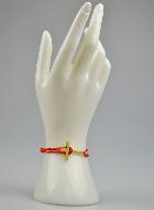 Bracelet avec Croix Dorée sur Cordon Rouge - Taille Femme