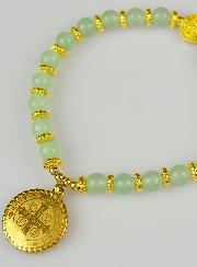 Bracelet Religieux en Pierre Naturelle de Jade Pâle & Saint Benoît