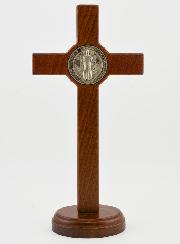 Crucifix Croix de Saint Benoit en Bois Foncé sur Socle - 21cm