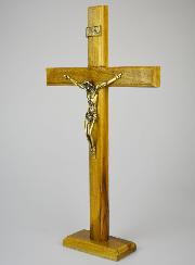 Crucifix en Bois Avec Socle Amovible - 42cm