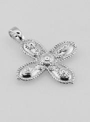 Pendentif Croix Carrée Relief Baroque - 2cm