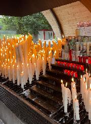 Bougie allumée à la Grotte avec votre Prière
