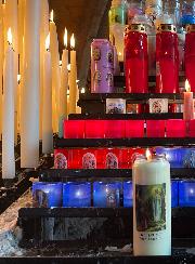 Bougie allumée à la Grotte avec votre Prière