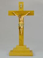 Crucifix du Christ Peint à la Main et Bois Clair sur Socle - 26 cm